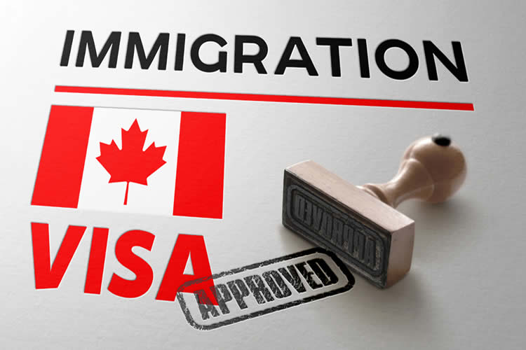 身处加拿大的香港人如何办理内地出生公证用于申请加拿大永居呢？